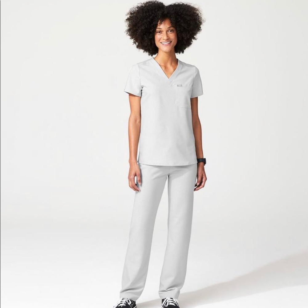NWT Figs Space Grey Scrub Set
